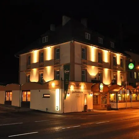 לינה וארוחת בוקר Brauhaus Falkenstein 3*